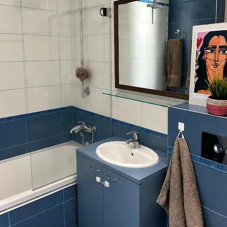 Stylish And Cozy Near Centre With Terrace And Private Underground Parking *